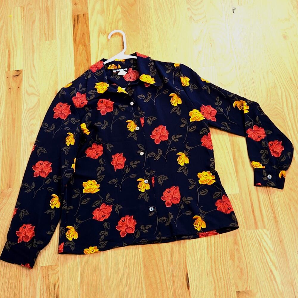 Vintage Notions women's Floral Button up blouse size 6-Petite
